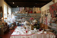 Intérieur de la boutique ARTS ET COLLECTIONS D'ALSACE